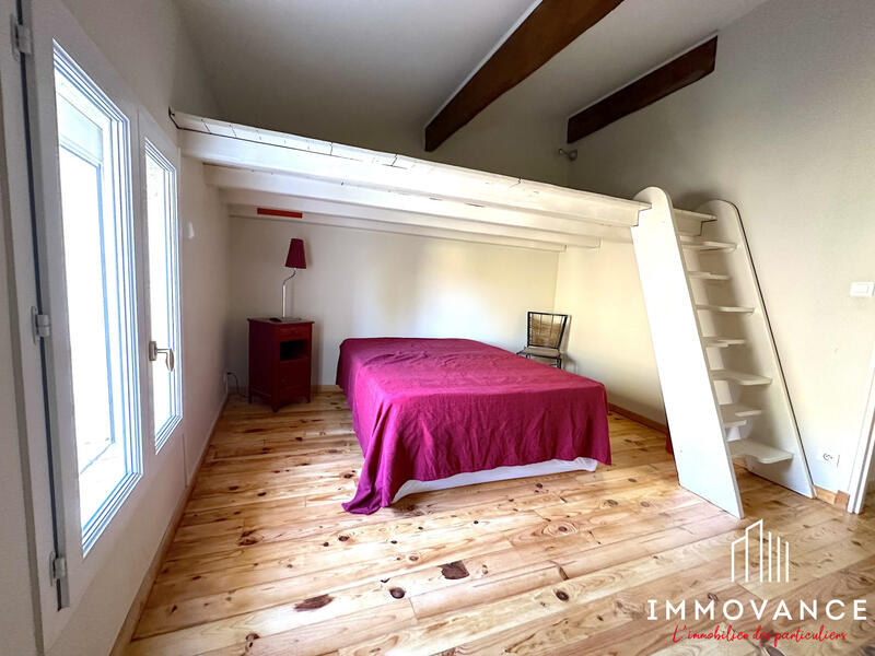 Maison - 260 m² - 8 pièces