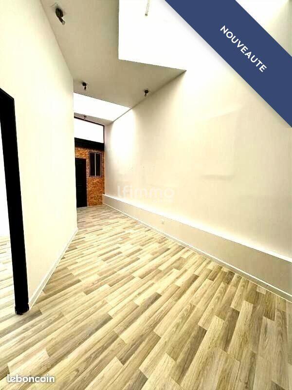 Bureau - 102 m² - 5 pièces