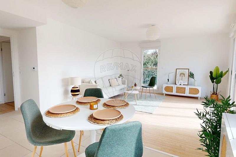 Appartement - 90 m² - 4 pièces