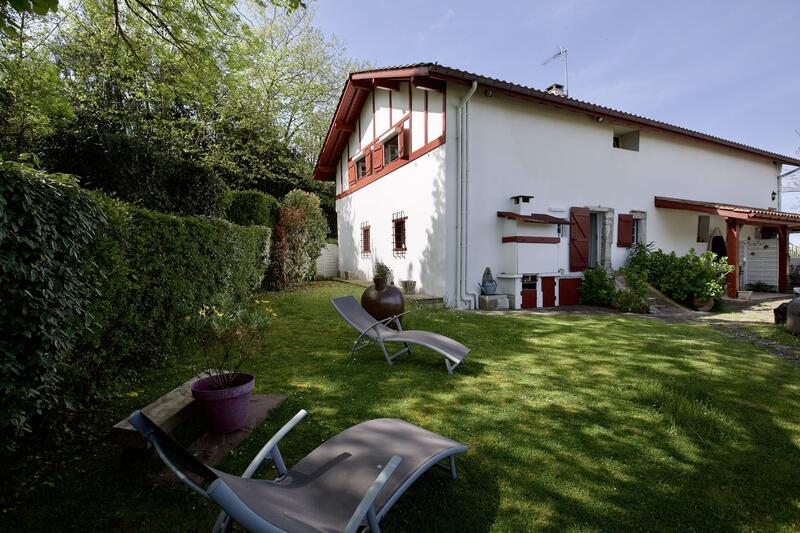 Maison ancienne - 205 m² - 9 pièces