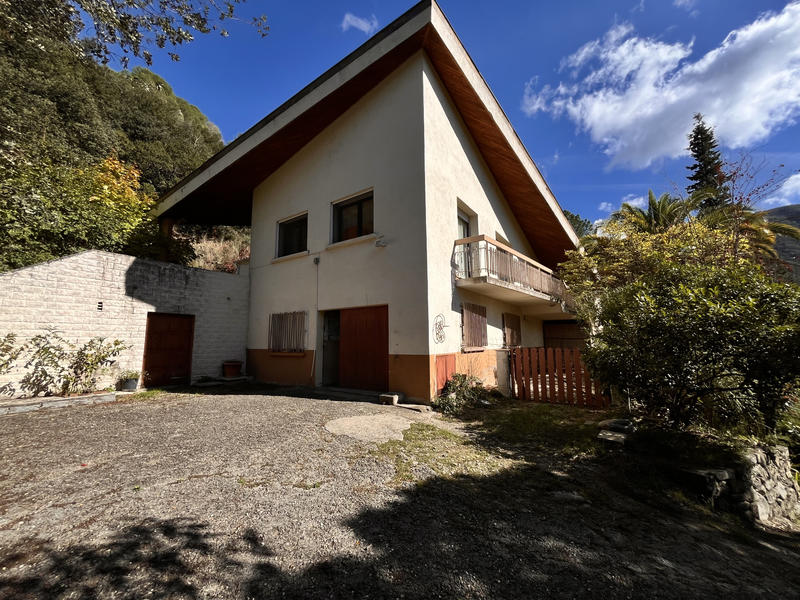 Maison - 158 m² - 6 pièces