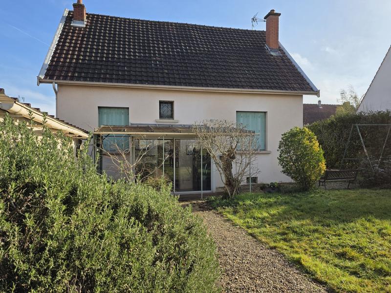 Maison traditionnelle - 90 m² - 5 pièces