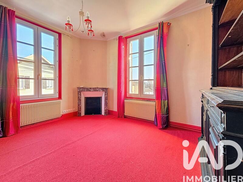 Maison - 200 m² - 8 pièces