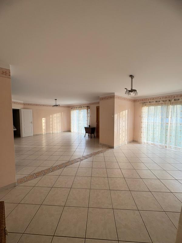 Maison - 103 m² - 5 pièces