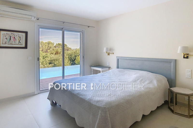 Maison - 300 m² - 9 pièces