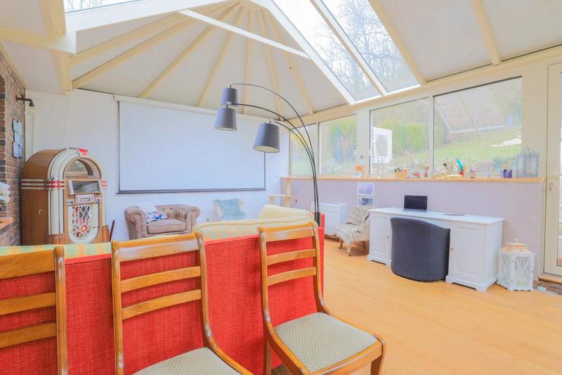 Maison - 180 m² - 6 pièces