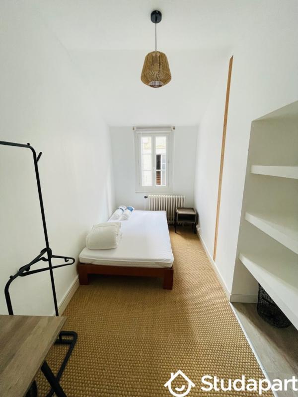 Chambre - 11 m² - 1 pièce