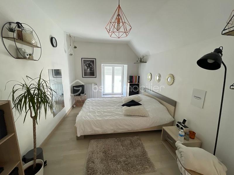 Maison - 160 m² - 8 pièces