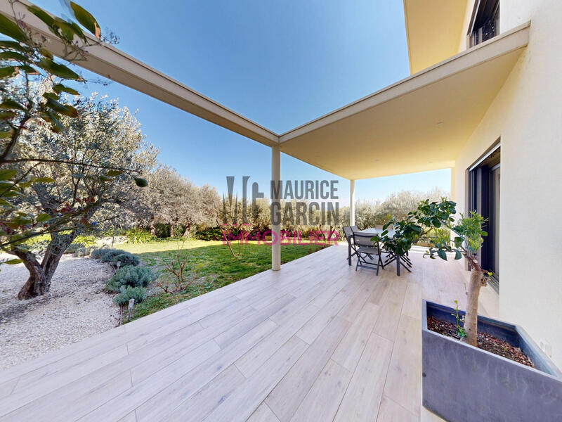 Maison - 180 m² - 6 pièces