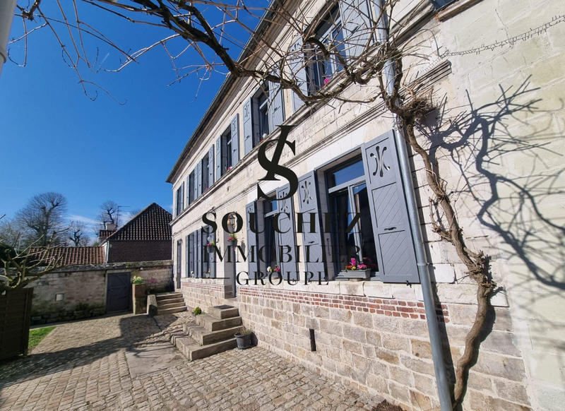 Maison - 250 m² - 8 pièces