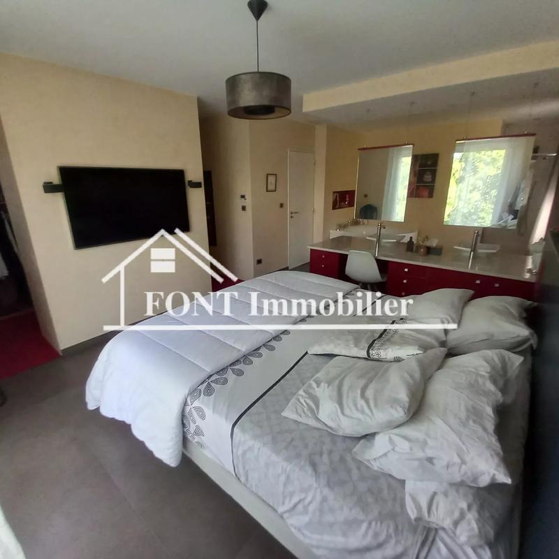 Maison - 338 m² - 8 pièces