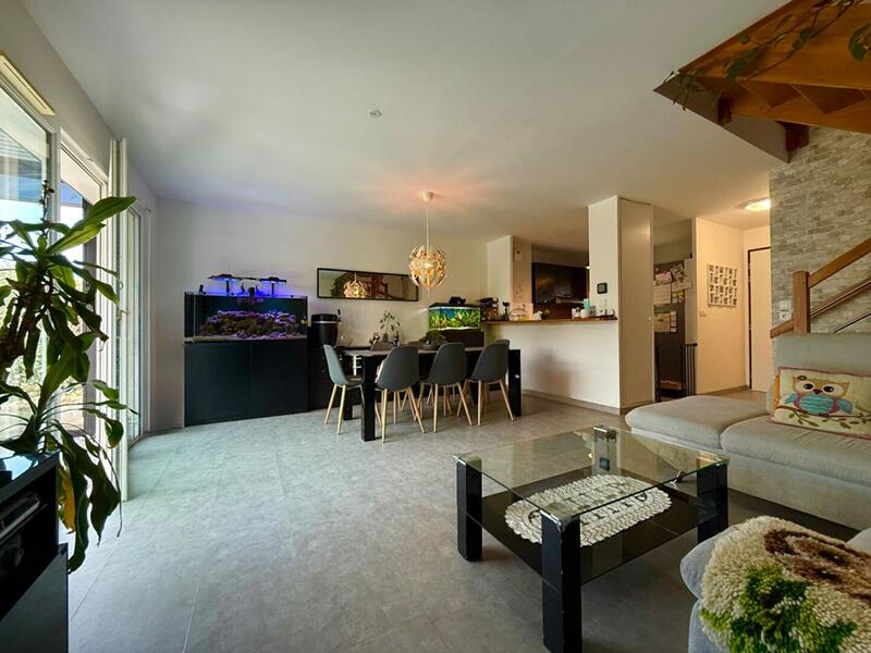 Maison - 102 m² - 6 pièces