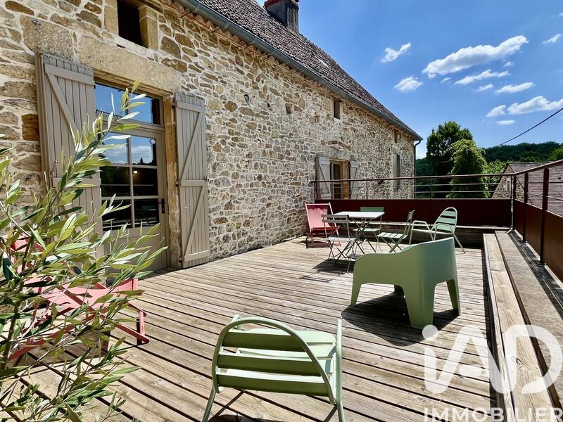 Maison - 224 m² - 8 pièces