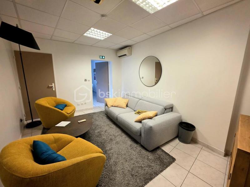 Bureau - 261 m² - 9 pièces