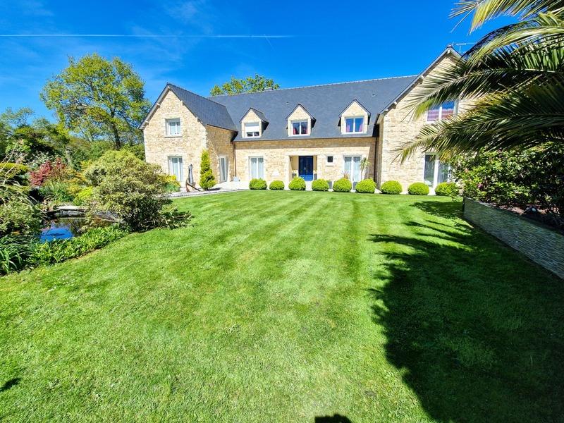 Propriété - 500 m² - 14 pièces