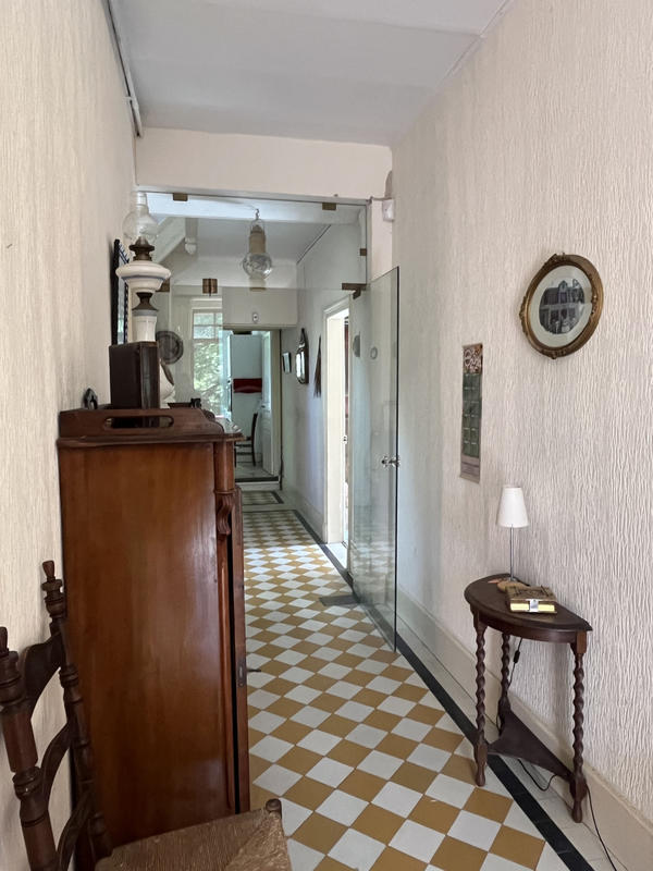 Maison - 277 m² - 11 pièces