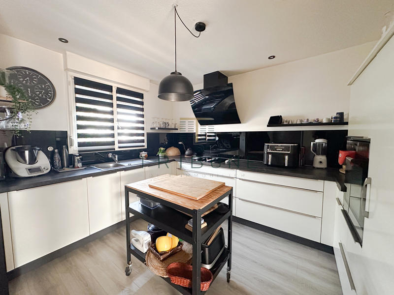 Maison - 92 m² - 4 pièces