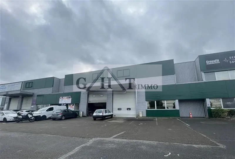 Entrepôt - 665 m²