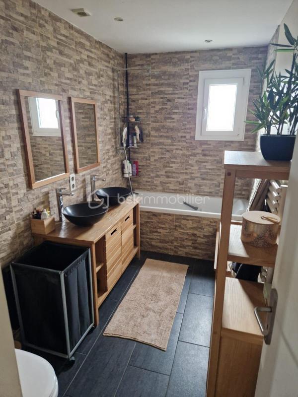 Maison - 102 m² - 5 pièces