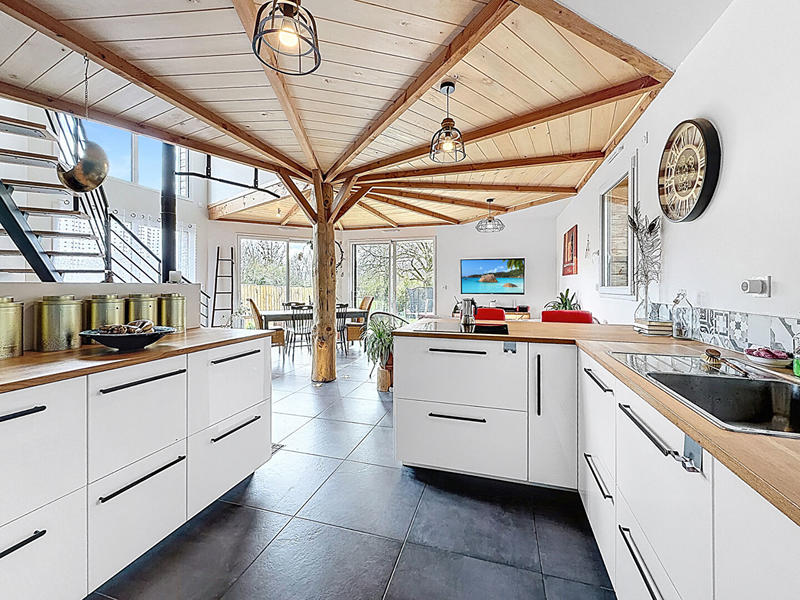 Maison - 121 m² - 5 pièces