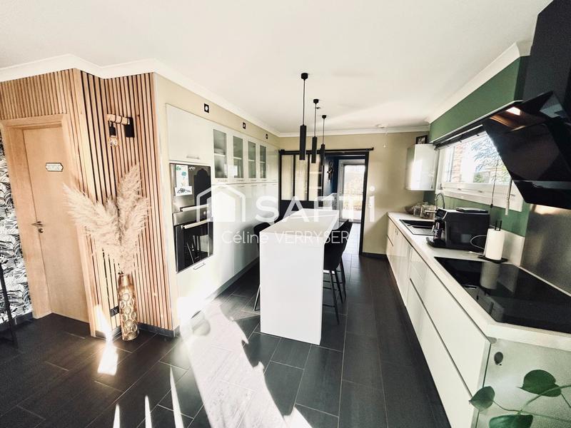 Maison - 166 m² - 9 pièces