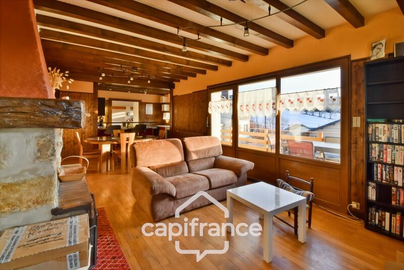 Maison - 215 m² - 9 pièces