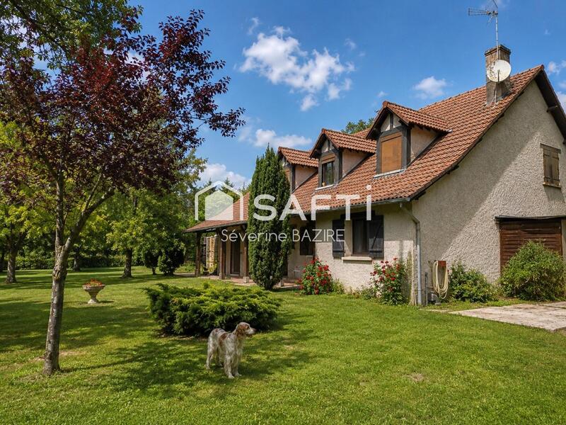 Maison - 210 m² - 8 pièces