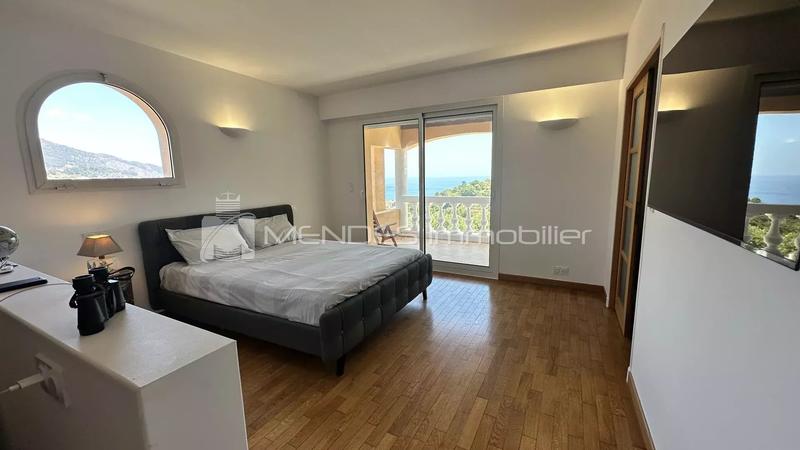 Villa - 320 m² - 10 pièces