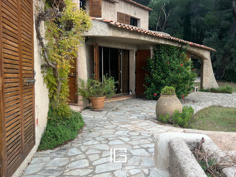 Propriété - 170 m² - 6 pièces