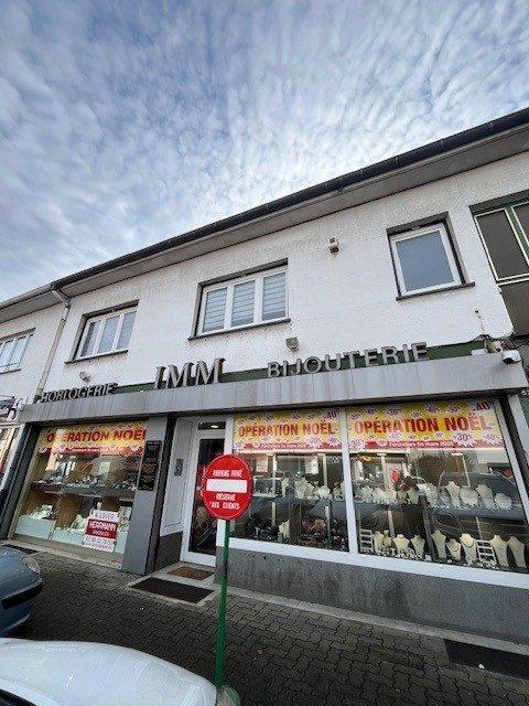 Local commercial - 102 m²