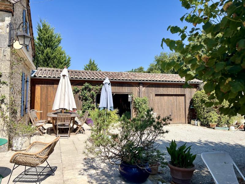 Maison - 221 m² - 6 pièces