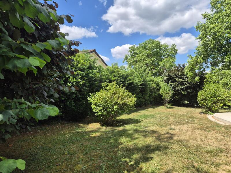 Maison - 215 m² - 8 pièces