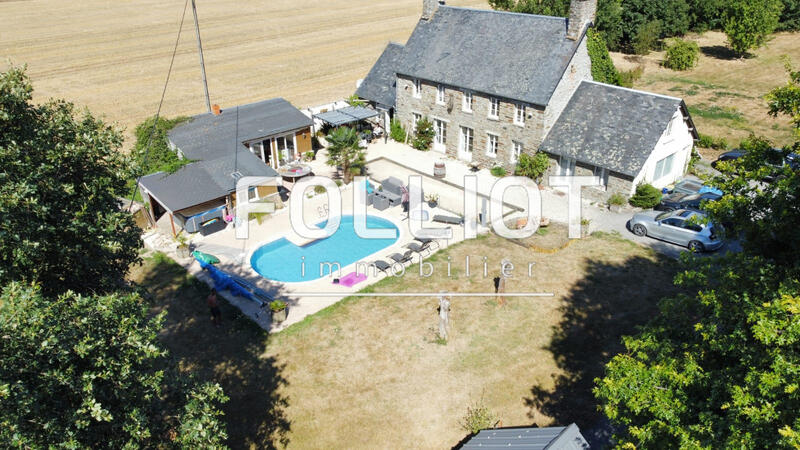 Maison - 211 m² - 9 pièces