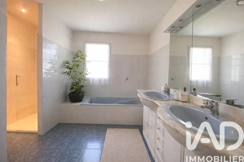 Maison - 106 m² - 5 pièces