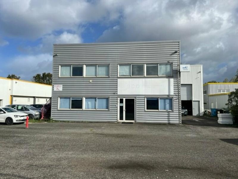 Local d'activité / Entrepôt - 610 m²