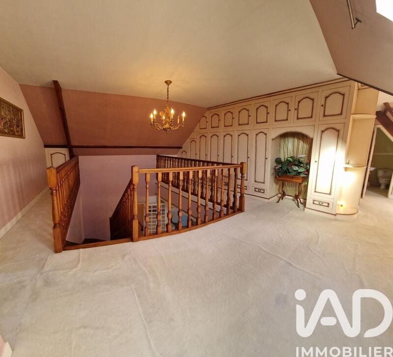 Maison - 290 m² - 7 pièces