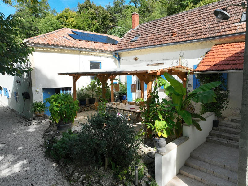 Maison - 333 m² - 13 pièces