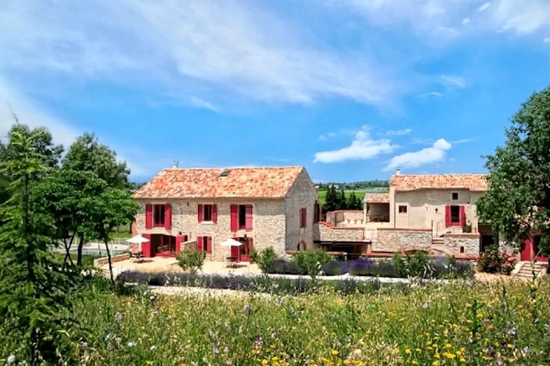 Propriété - 660 m² - 20 pièces