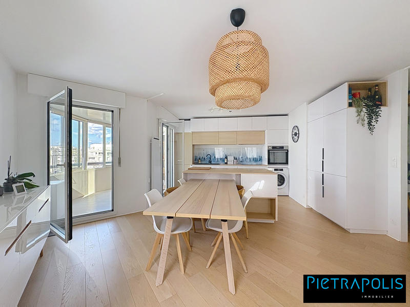 Appartement - 104 m² - 4 pièces