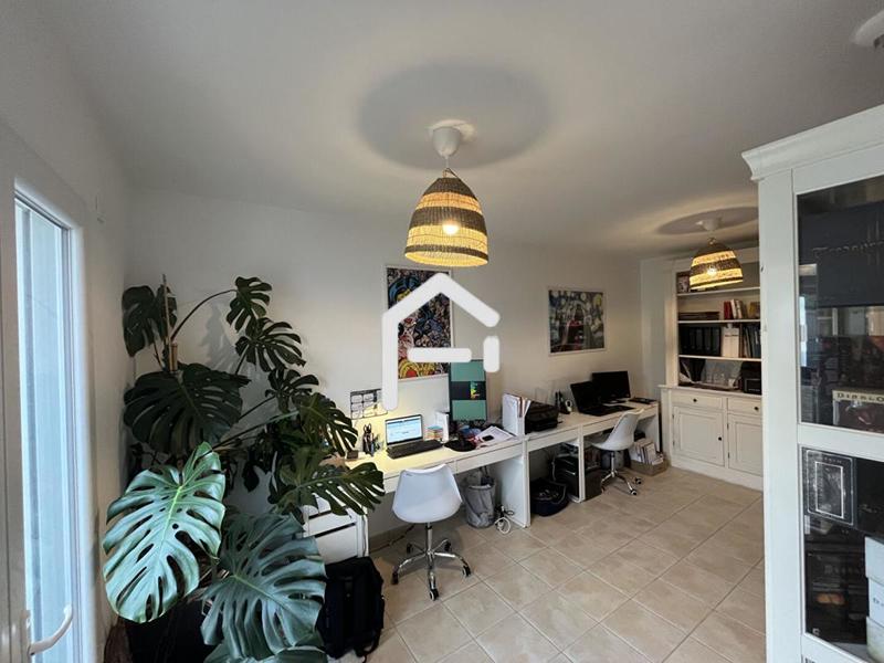 Maison - 200 m² - 8 pièces