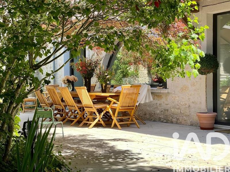 Maison - 205 m² - 6 pièces