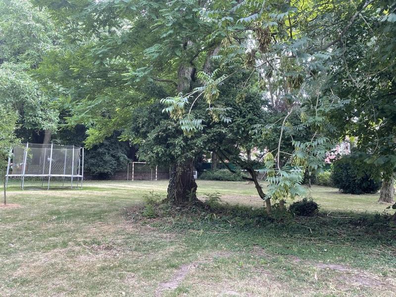 Demeure - 380 m² - 12 pièces