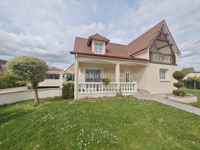 Maison traditionnelle - 122 m² - 5 pièces