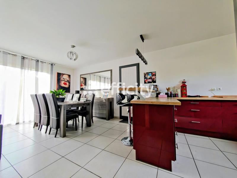 Maison - 90 m² - 5 pièces