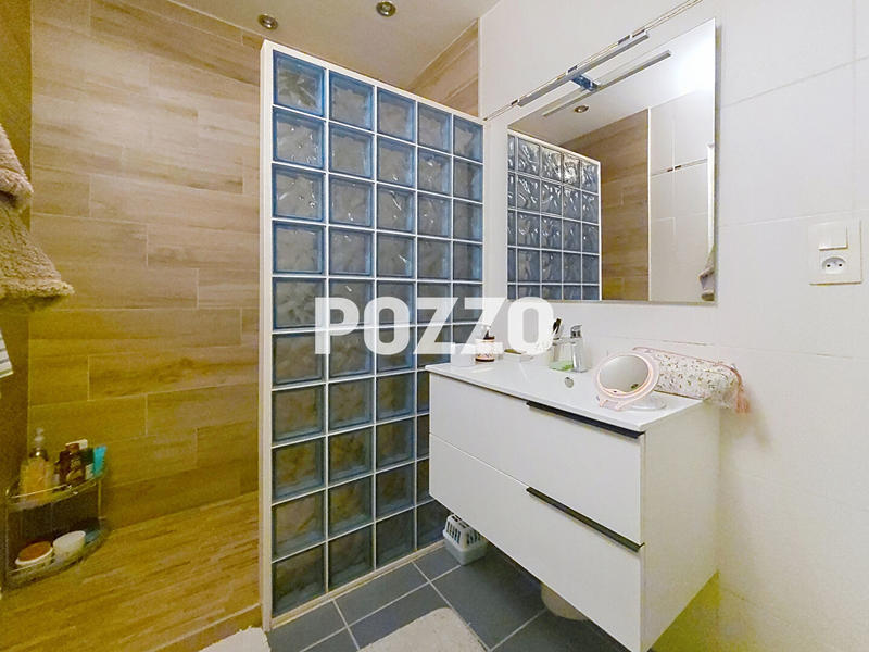 Maison - 208 m² - 8 pièces