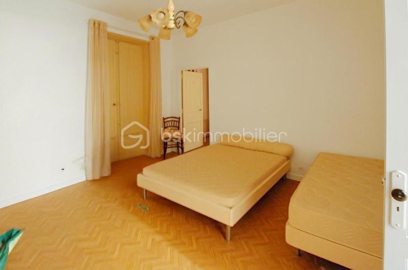 Demeure - 145 m² - 8 pièces