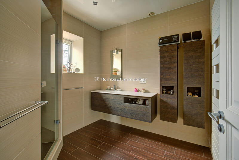 Villa - 320 m² - 8 pièces