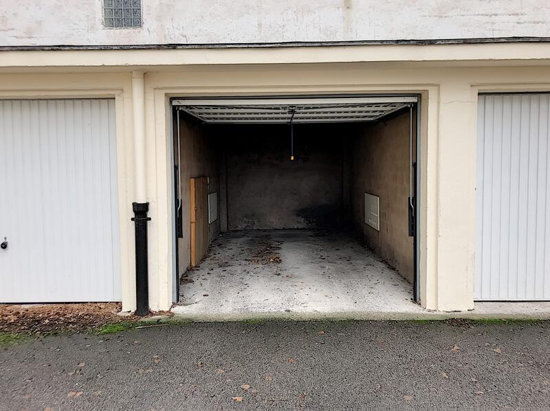 Parking / Garage - 15 m²