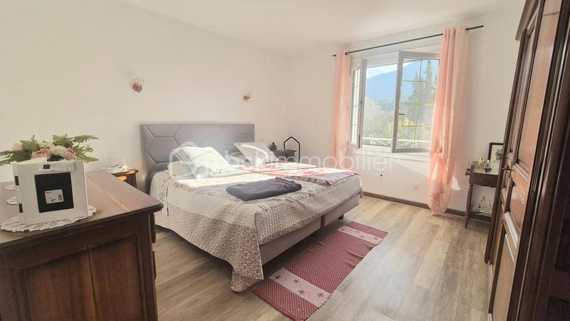 Propriété - 296 m² - 10 pièces