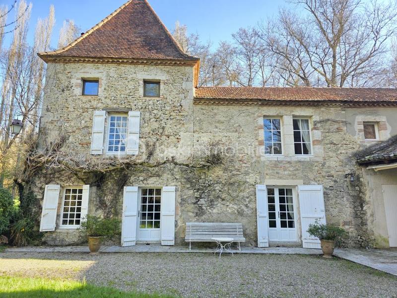 Moulin - 390 m² - 10 pièces